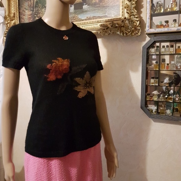 Chanel brooch sweater Paris-Moscow collection - Picture 9 of 16